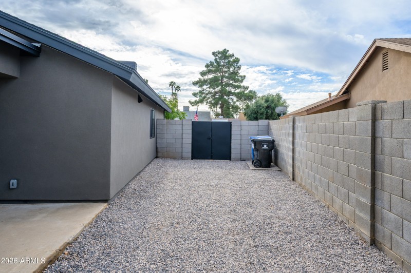 Side Yard (West Side)