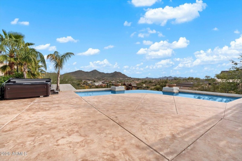 Spa and Negative Edge Pool