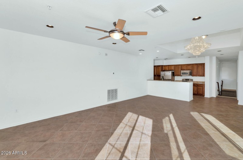 3935 E Rough Rider Rd-large-006-010-TOD5