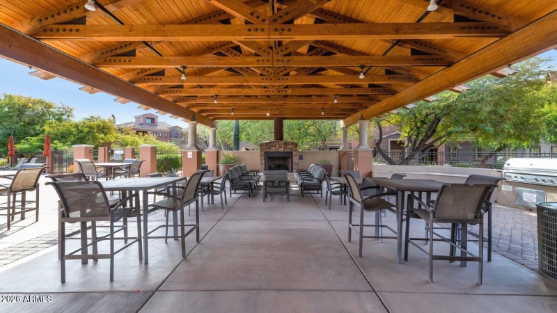 3935 E Rough Rider Rd-large-033-005-TOD4