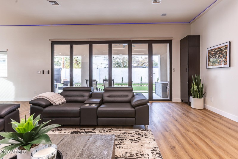 2536 E Indianola Ave-72