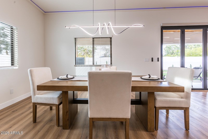 2536 E Indianola Ave-47