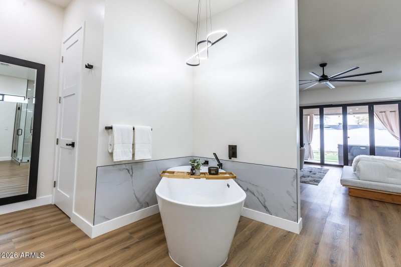 2536 E Indianola Ave-62