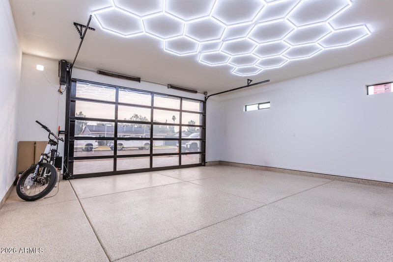 2536 E Indianola Ave-97