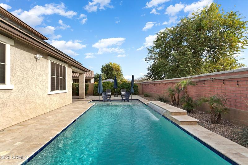 70-14885 W Dreyfus St