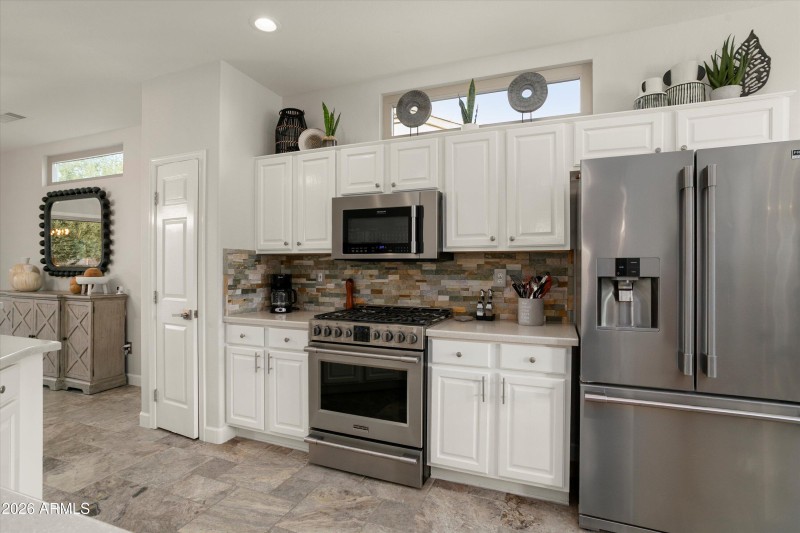 18-15736 W Goldenrod Dr