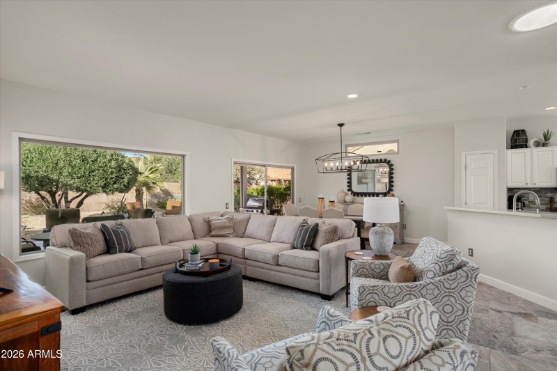 09-15736 W Goldenrod Dr