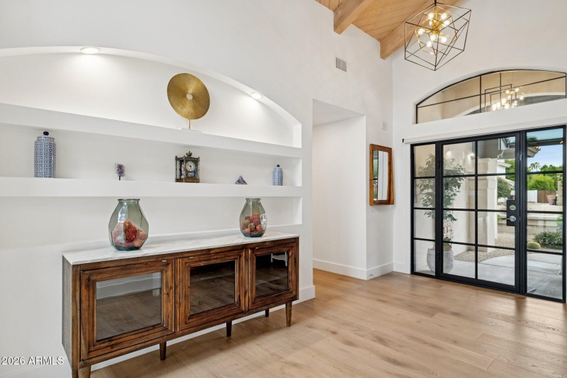 6-web-or-mls-10636-e-desert-cove-ave