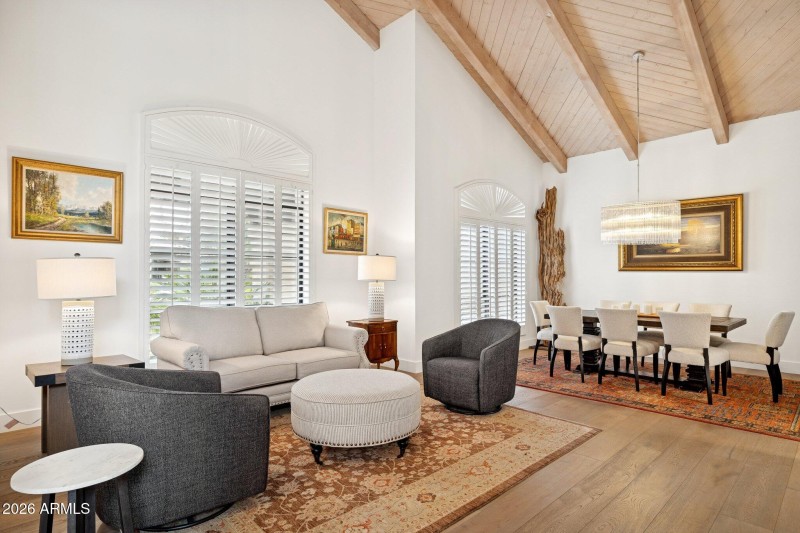 8-web-or-mls-10636-e-desert-cove-ave