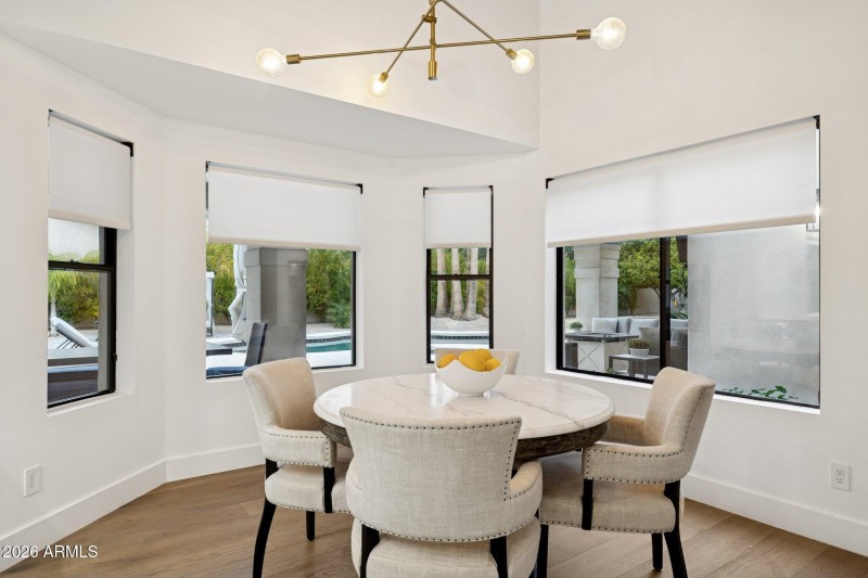 19-web-or-mls-10636-e-desert-cove-ave