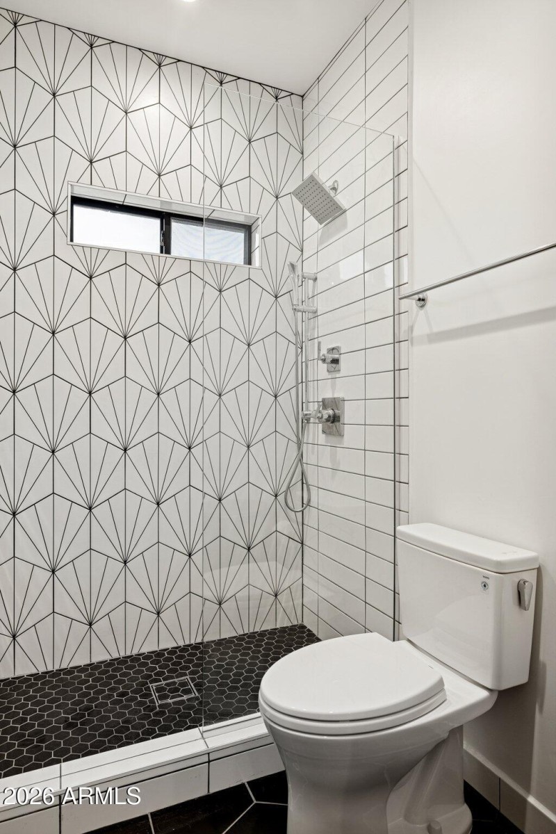 37-web-or-mls-10636-e-desert-cove-ave