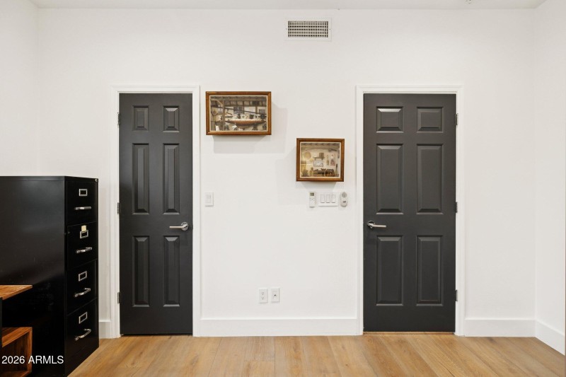 45-web-or-mls-10636-e-desert-cove-ave