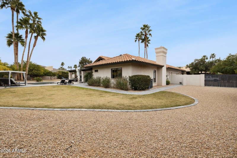 59-web-or-mls-10636-e-desert-cove-ave