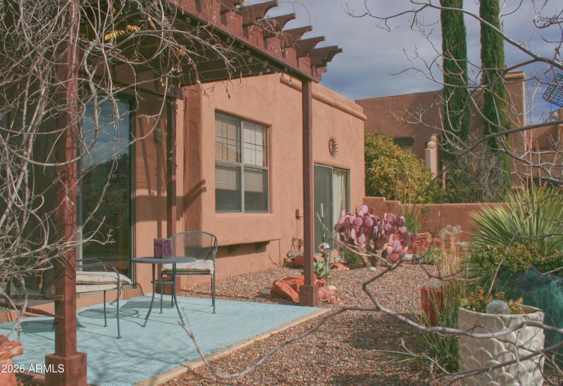 21 backyard with pergola