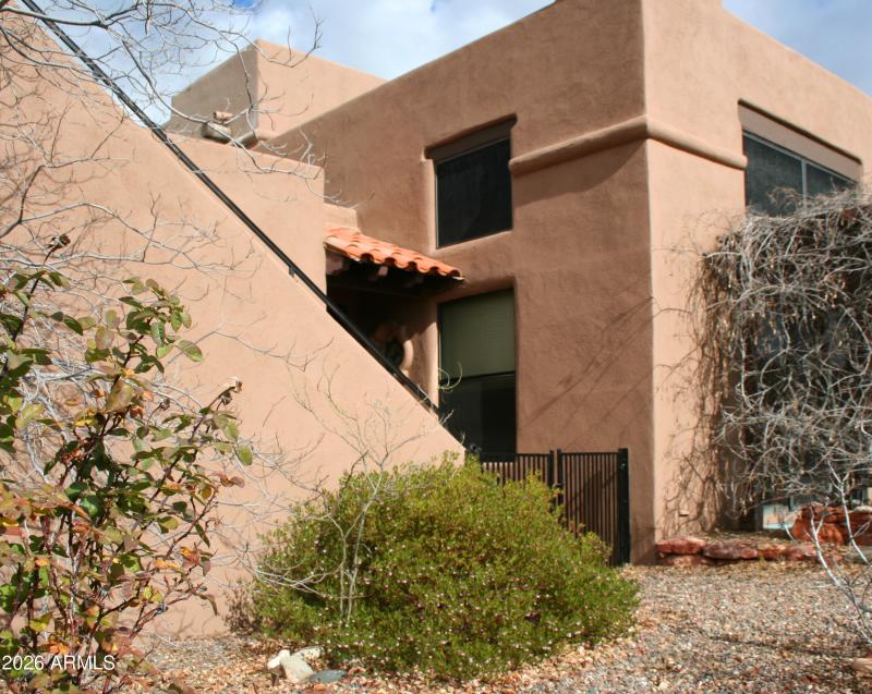 26 backyard with stairs