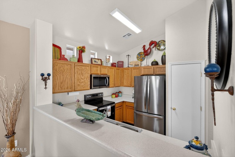 12-web-or-mls-36- E Neville Ave