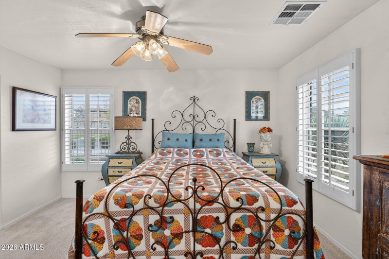 22-web-or-mls-24- E Neville Ave