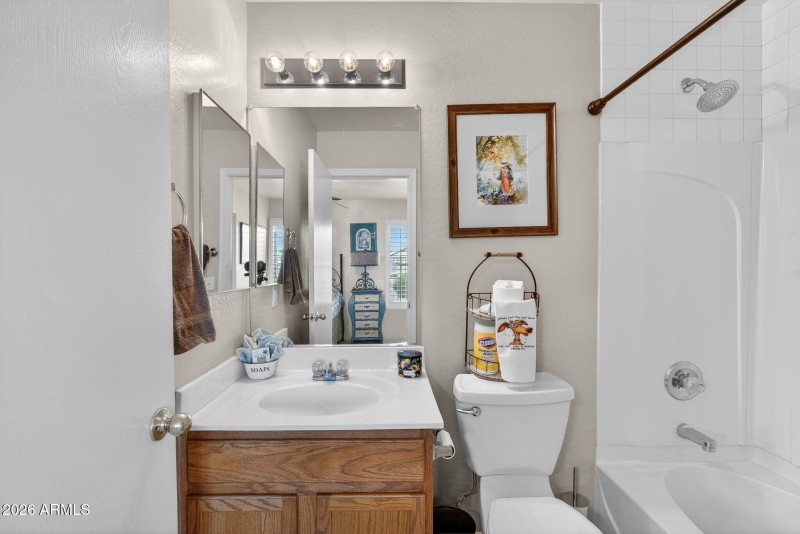 24-web-or-mls-26- E Neville Ave