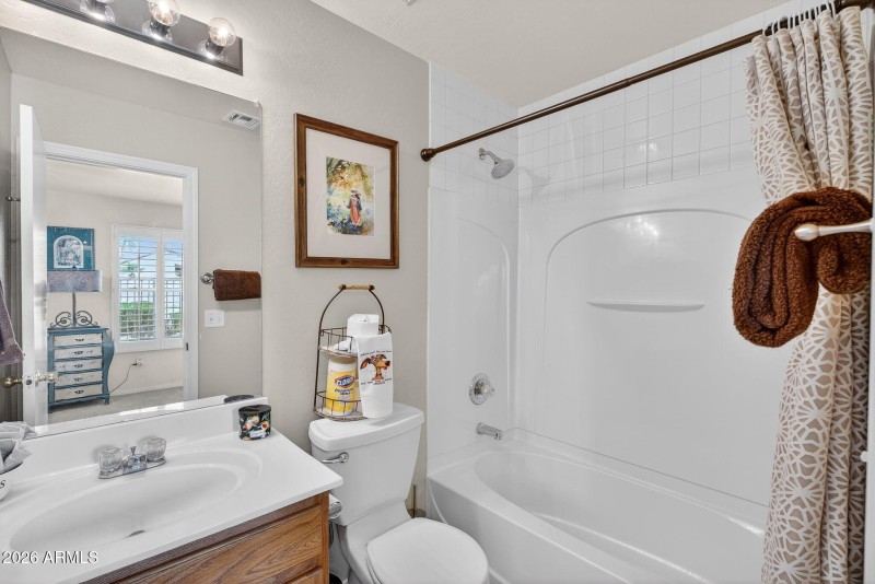 25-web-or-mls-27- E Neville Ave