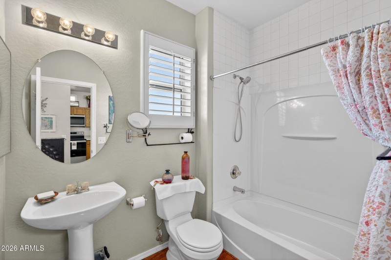 36-web-or-mls-47- E Neville Ave