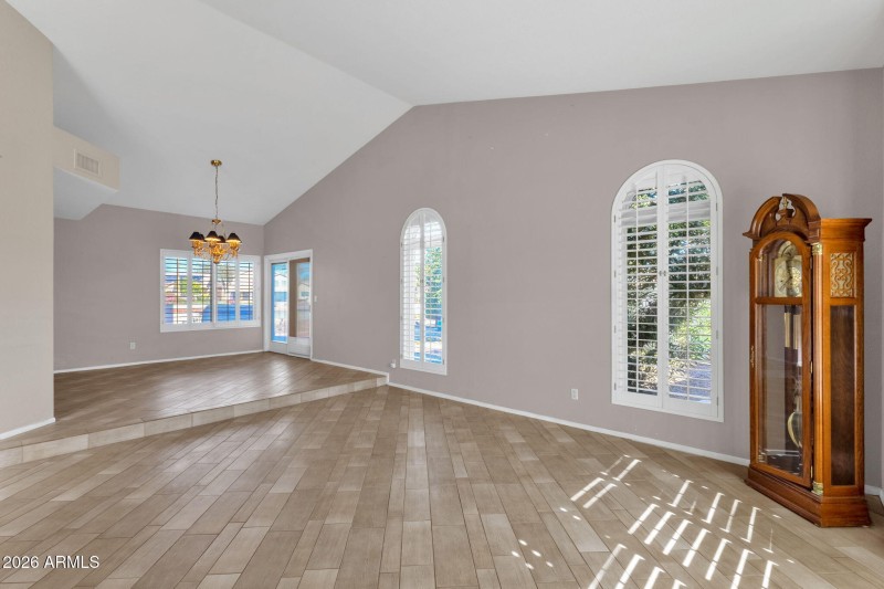 10-web-or-mls-3224-n-109th-ave