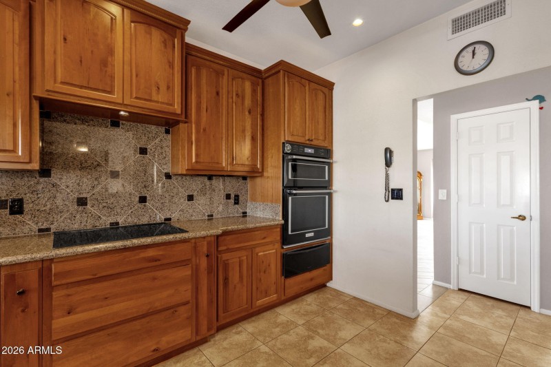 26-web-or-mls-3224-n-109th-ave