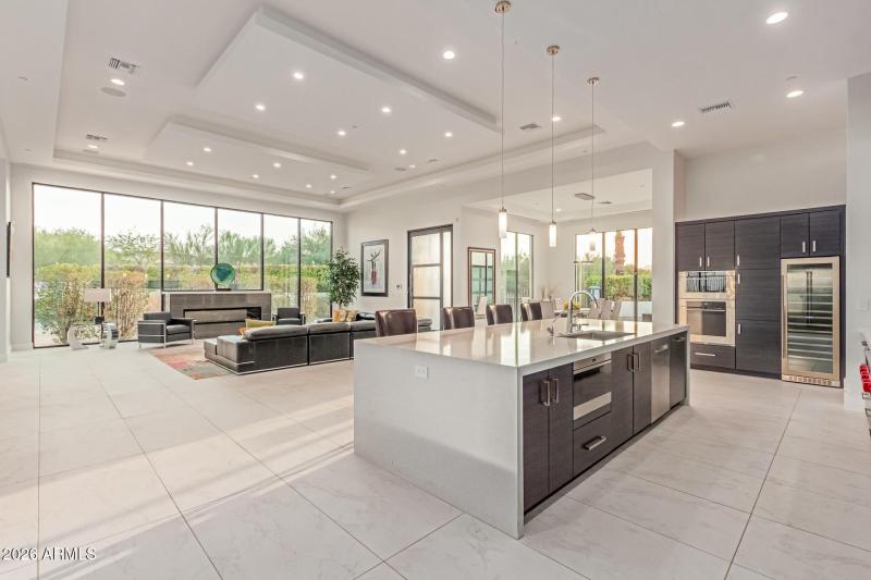 33 - Camelback Manor