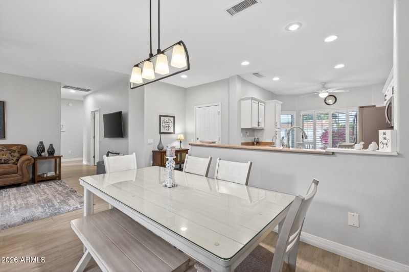 Dining toward Kitchen