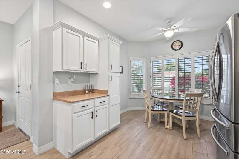 Kitchen toward breakfast nook