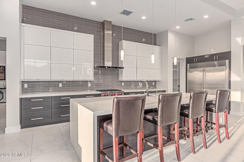 29 - Camelback Manor