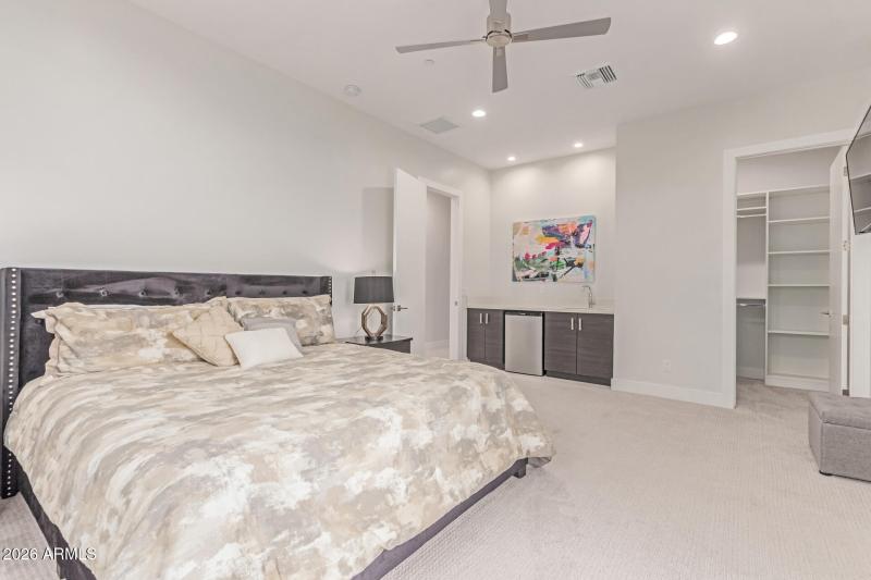 47 - Camelback Manor