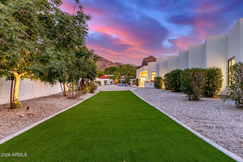 76 - Camelback Manor