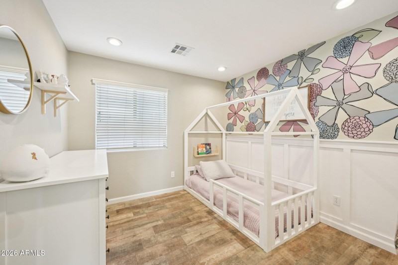 20-web-or-mls-N 63rd Dr-S2401-020