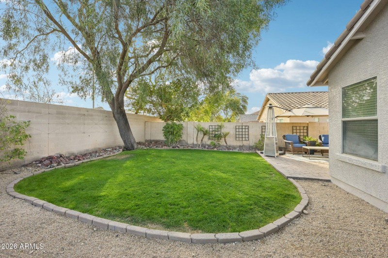 36-web-or-mls-N 63rd Dr-S2401-036