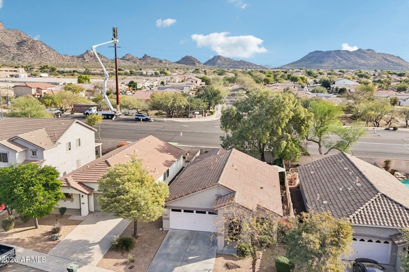 37-web-or-mls-N 63rd Dr-S2401-037