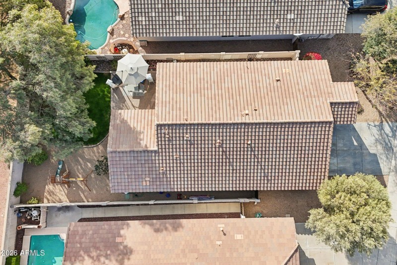 42-web-or-mls-N 63rd Dr-S2401-042