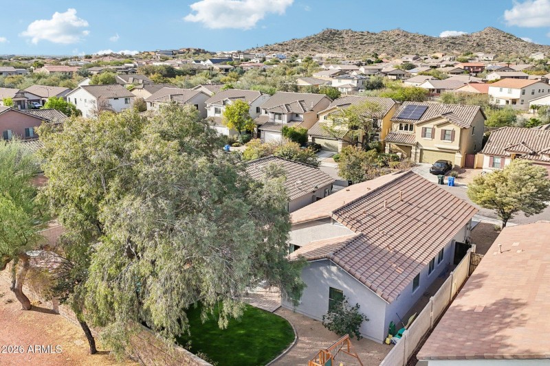 44-web-or-mls-N 63rd Dr-S2401-044