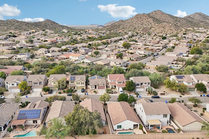 52-web-or-mls-N 63rd Dr-S2401-052