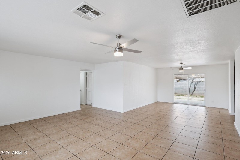 6-web-or-mls-4943-w-flower-st