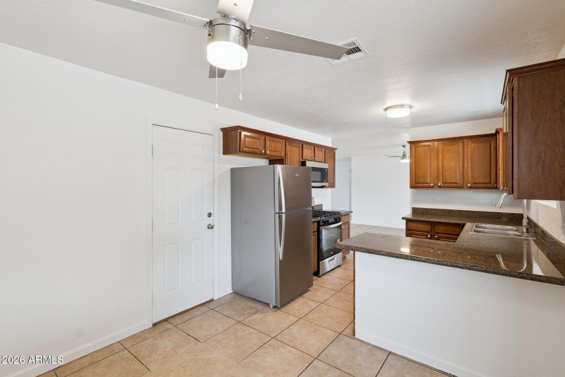 13-web-or-mls-4943-w-flower-st