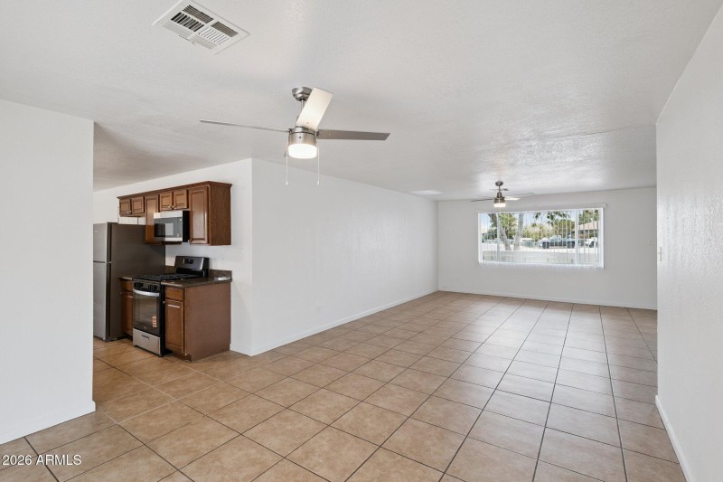 10-web-or-mls-4943-w-flower-st