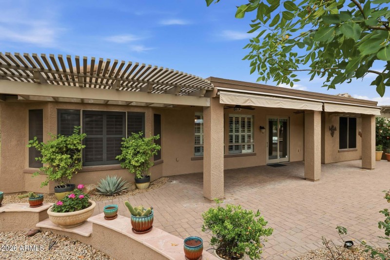 HARDSCAPE DESIGN FOR OUTDOOR LIVING