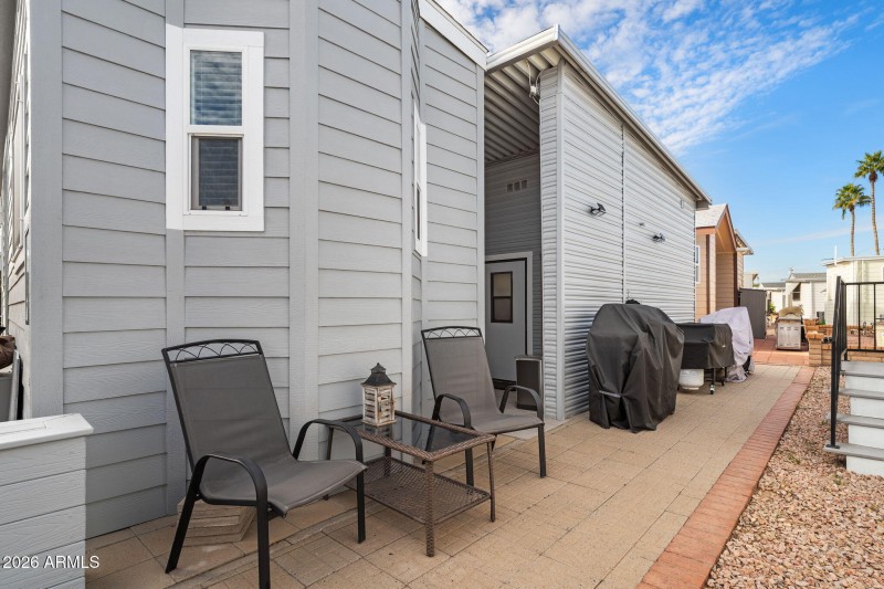 005__111 S Greenfield Rd unit 527