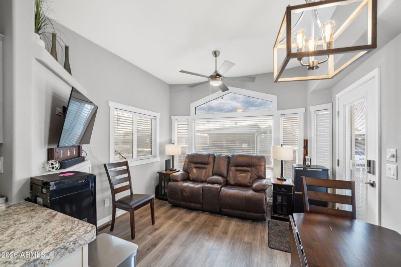 007__111 S Greenfield Rd unit 527