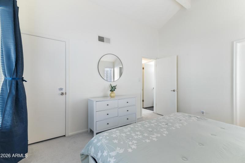 22_10115 e mountain view rd-2106-22