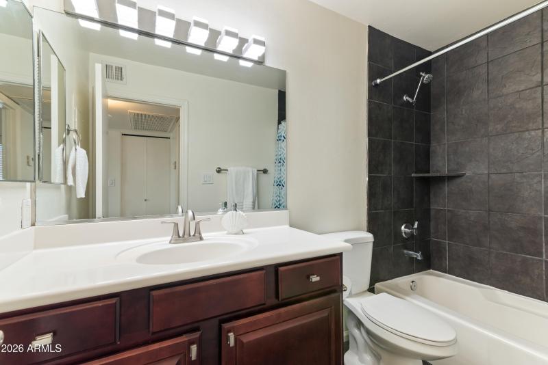 19_10115 e mountain view rd-2106-19