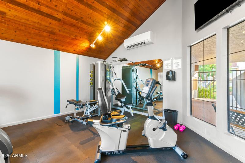 31_10115 e mountain view rd-2106-29