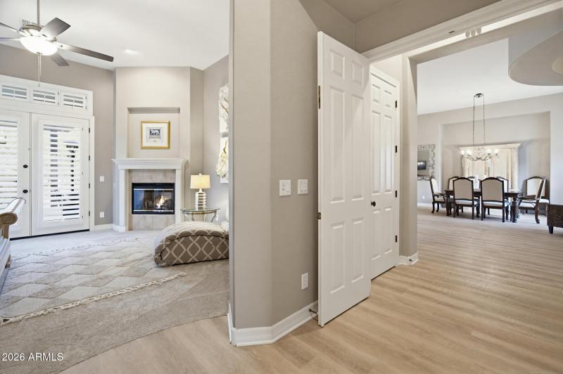 1813 W Camargo Ct-14