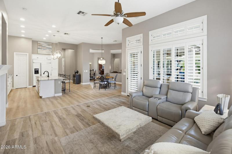 1813 W Camargo Ct-44