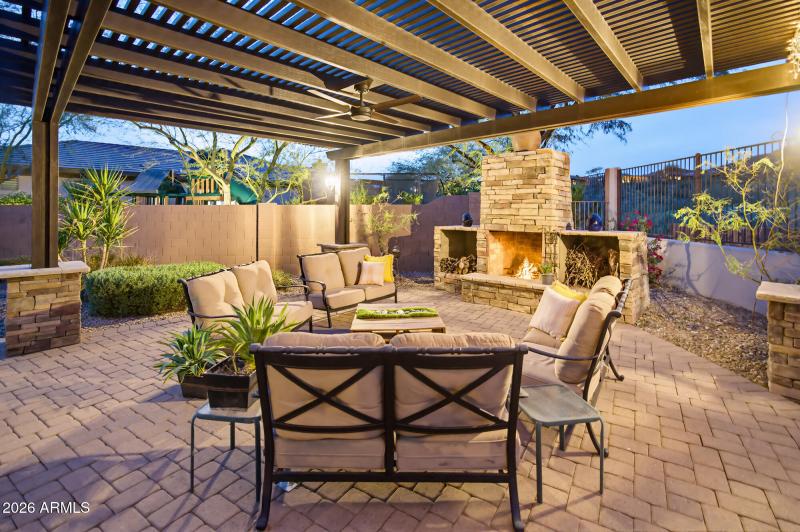 1813 W Camargo Ct-98